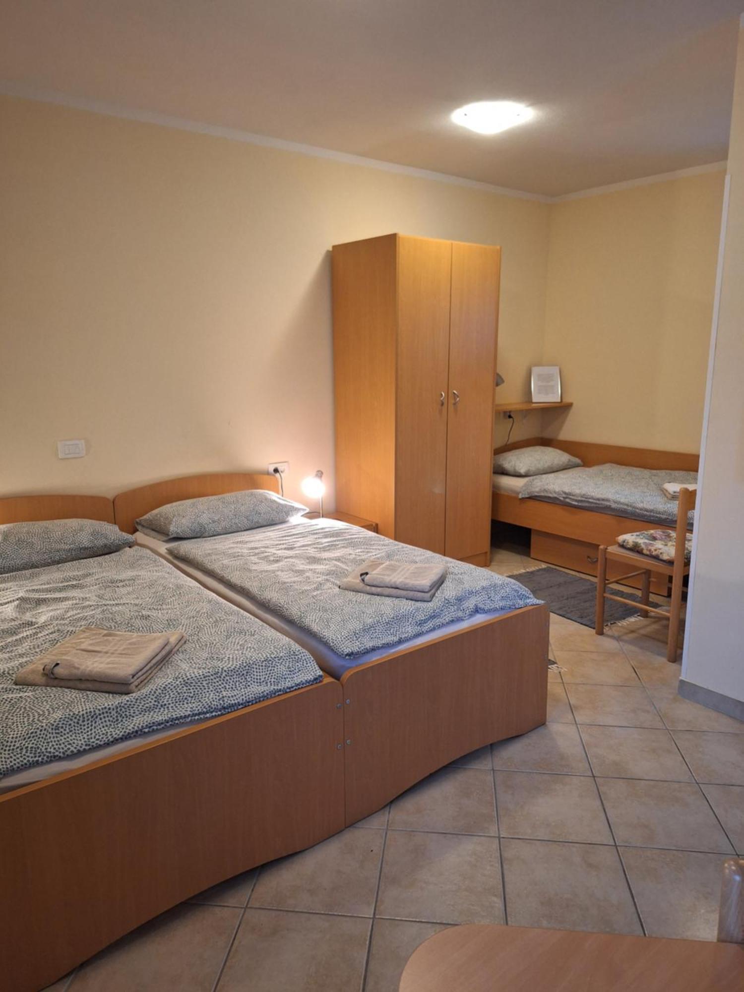 Rooms Pri Lovrizu Кобарід Екстер'єр фото