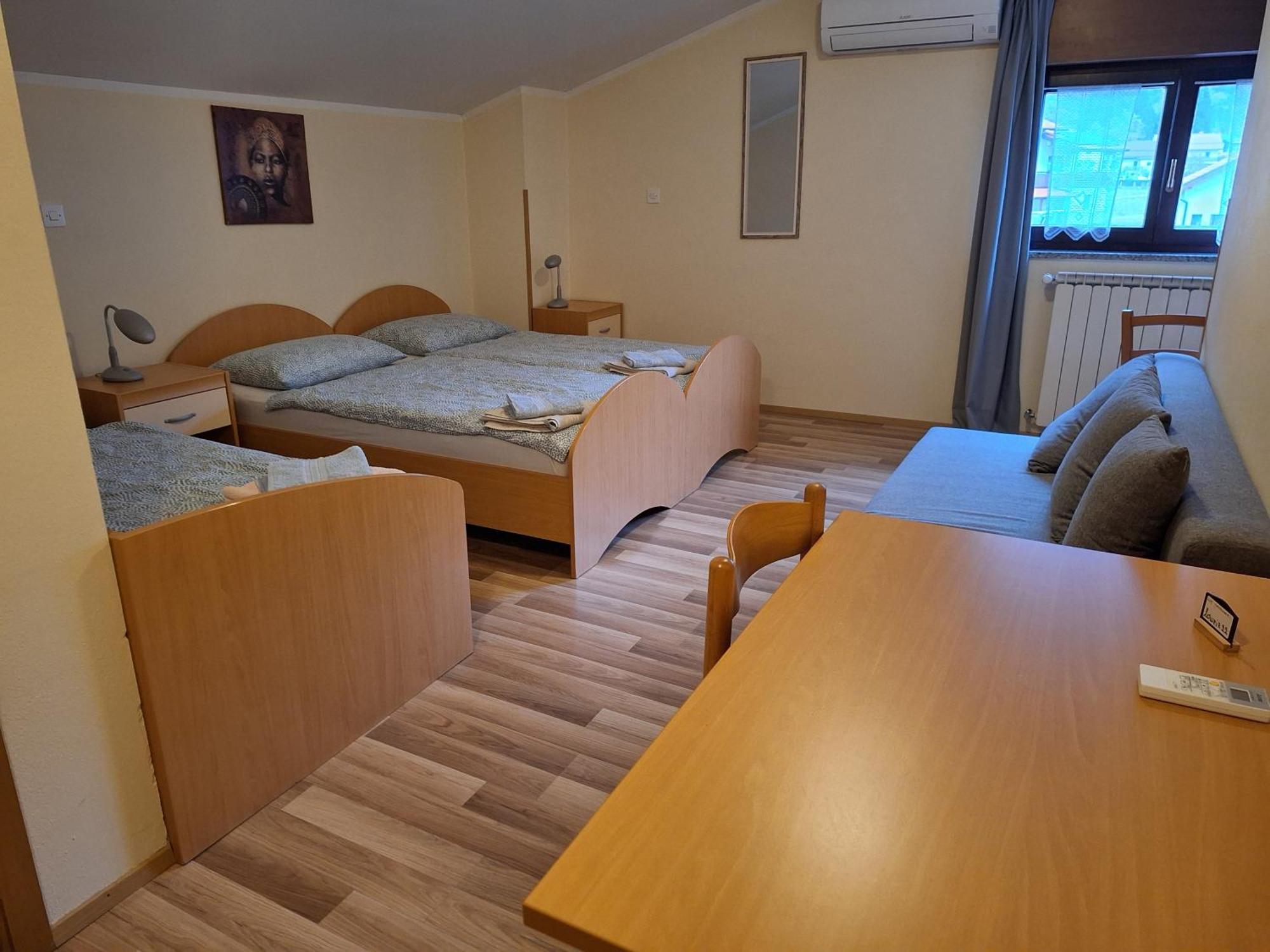 Rooms Pri Lovrizu Кобарід Екстер'єр фото