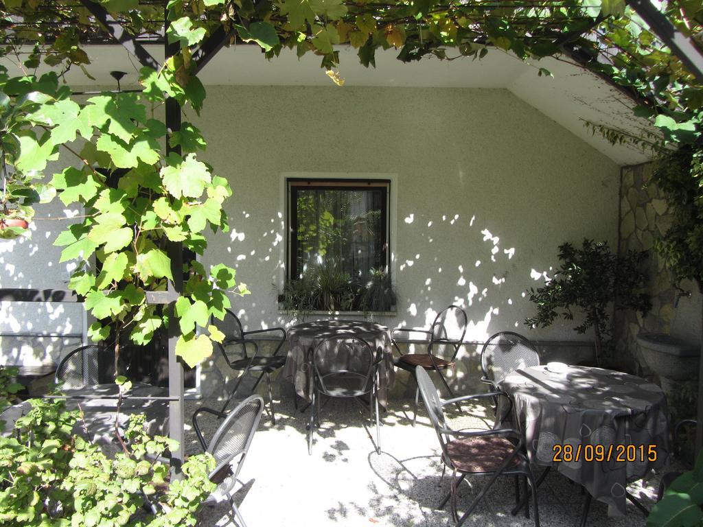 Rooms Pri Lovrizu Кобарід Екстер'єр фото
