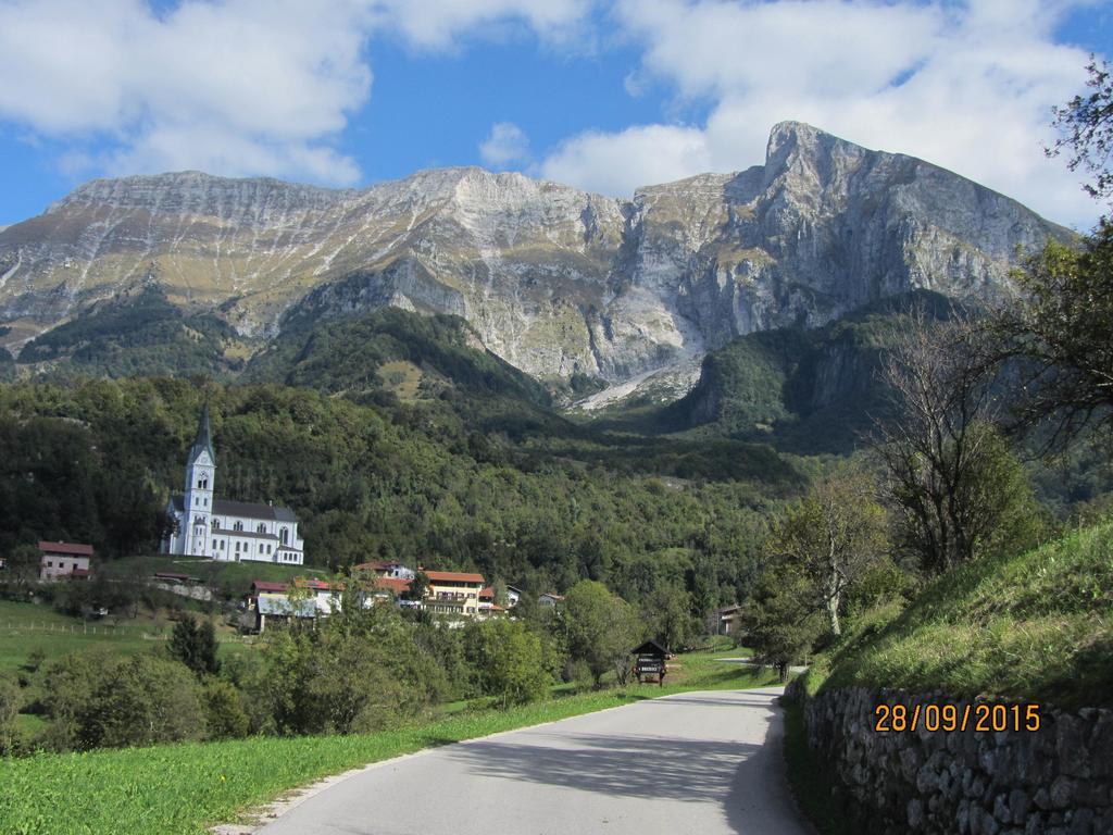 Rooms Pri Lovrizu Кобарід Екстер'єр фото