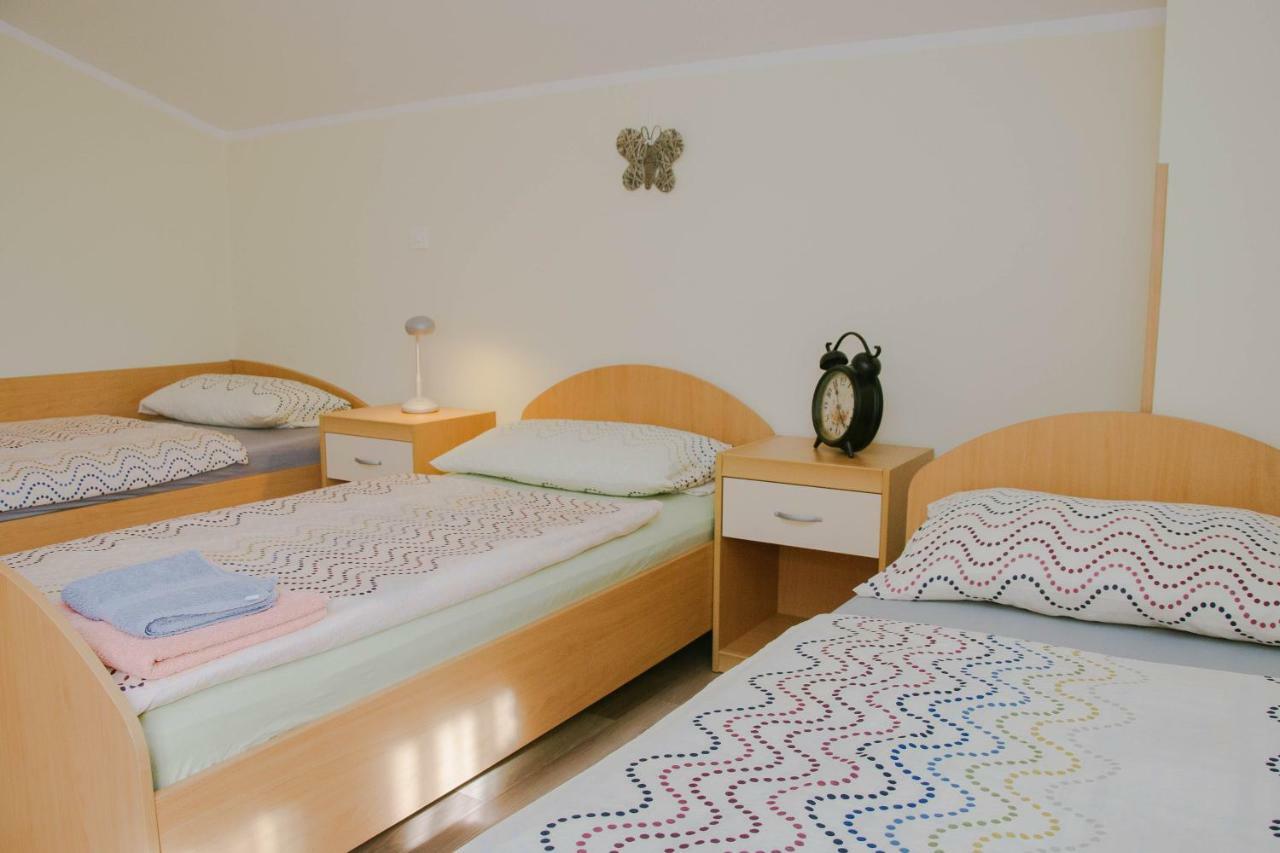 Rooms Pri Lovrizu Кобарід Екстер'єр фото