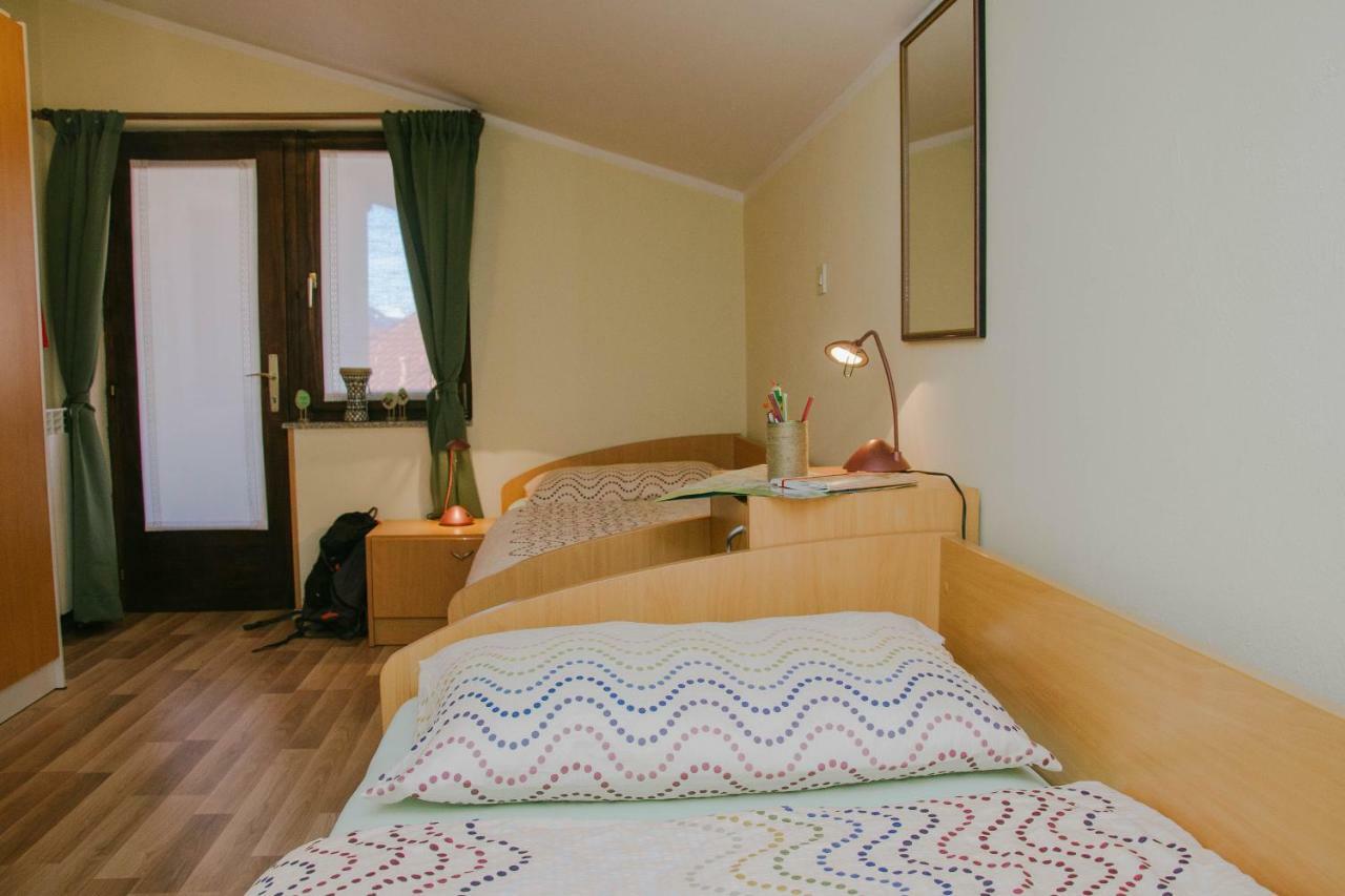 Rooms Pri Lovrizu Кобарід Екстер'єр фото